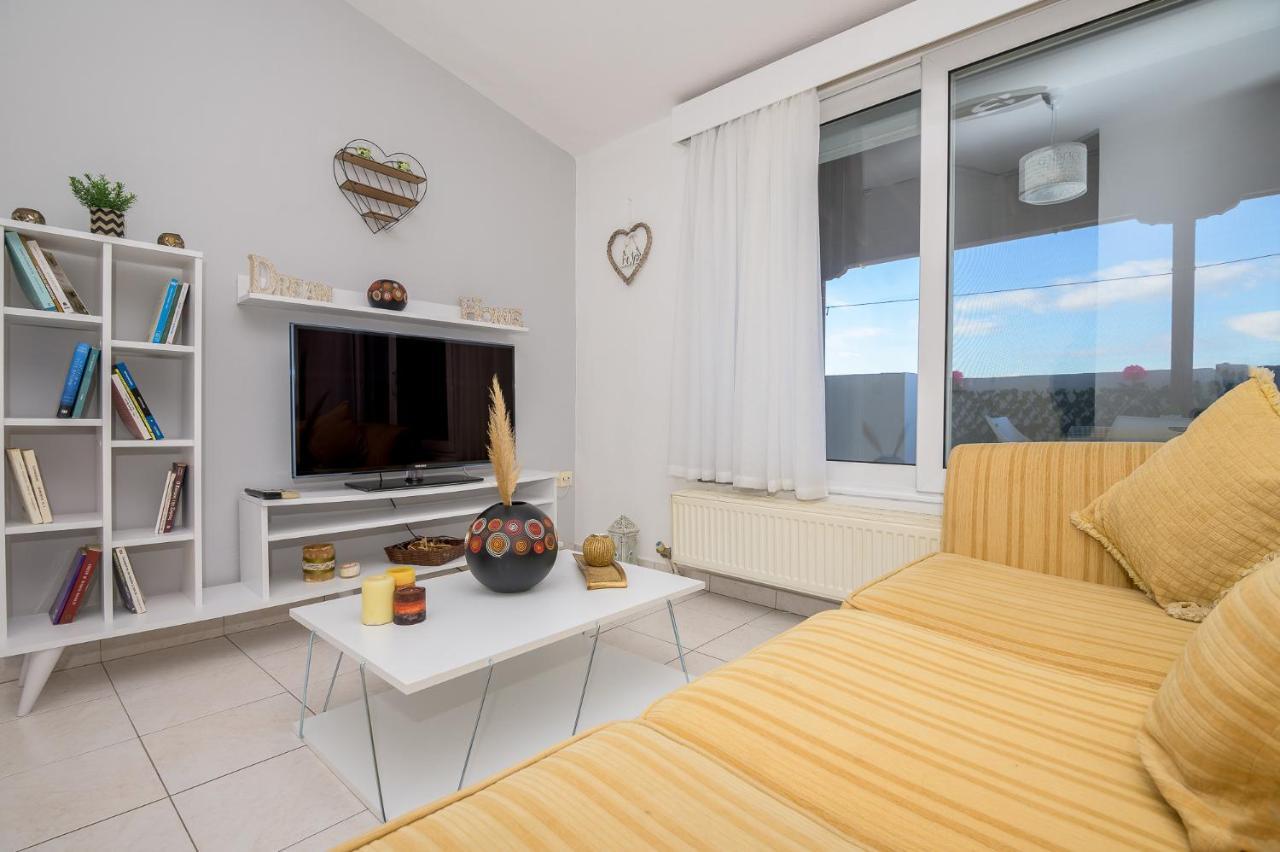 City Melody Apartment With Private Parking アレクサンドルポリス エクステリア 写真